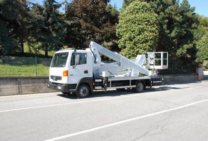 Nissan Atlon Multitel MX 270